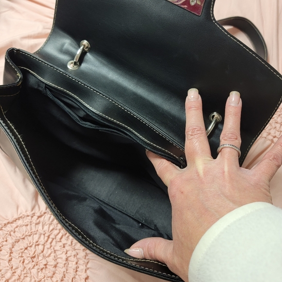 Black Handbag - Picture 8 of 10